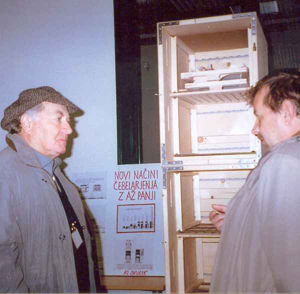 fotografija A-dvojka v izvedbi mizarstva Kre na ebelarski razstavi